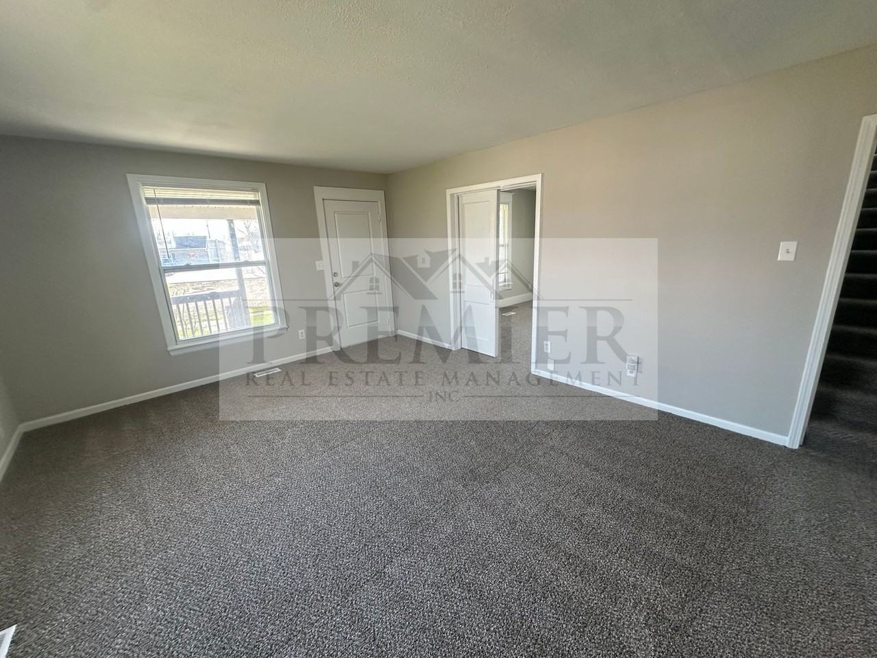 184 W North St - Photo 7 of 30