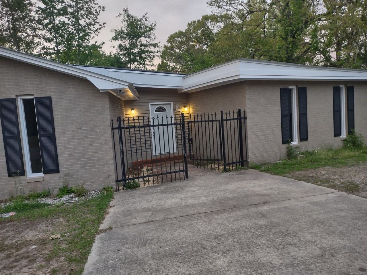 9209 Morgan Rd - Photo 4 of 19