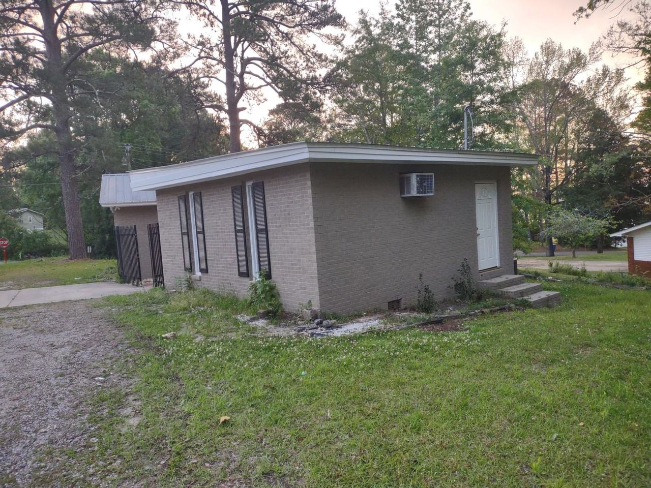 9209 Morgan Rd - Photo 5 of 19
