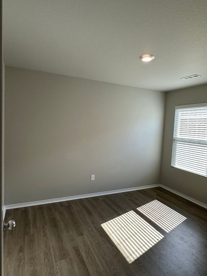 208 Sofia Dr - Photo 5 of 20