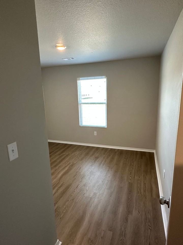 208 Sofia Dr - Photo 7 of 20