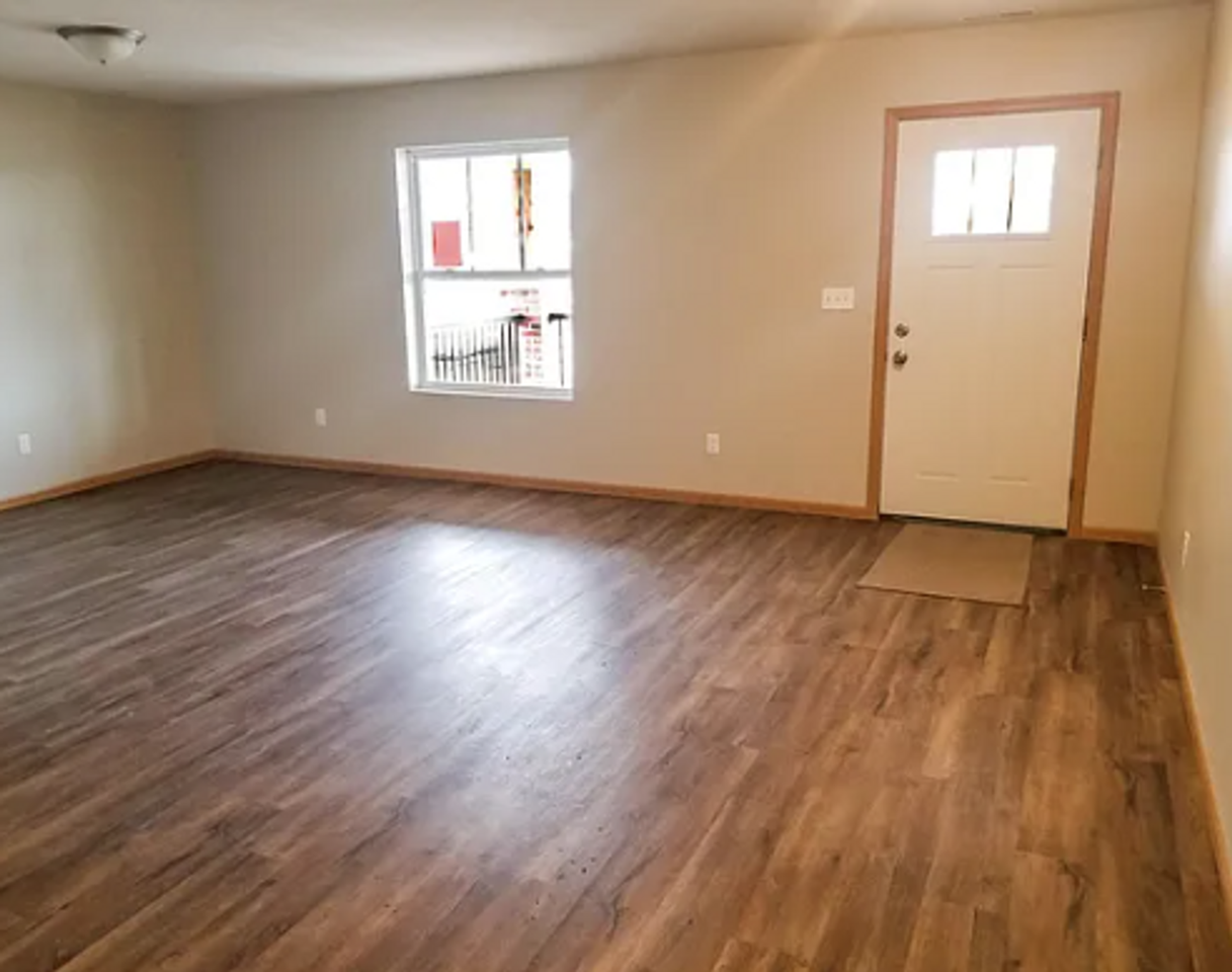 The Row Lexington, LP - Photo 5 of 9