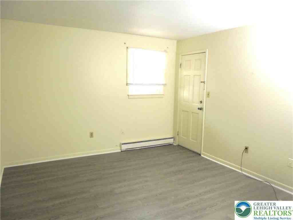 1324 Marlow St Apt 2 - Photo 2 of 9