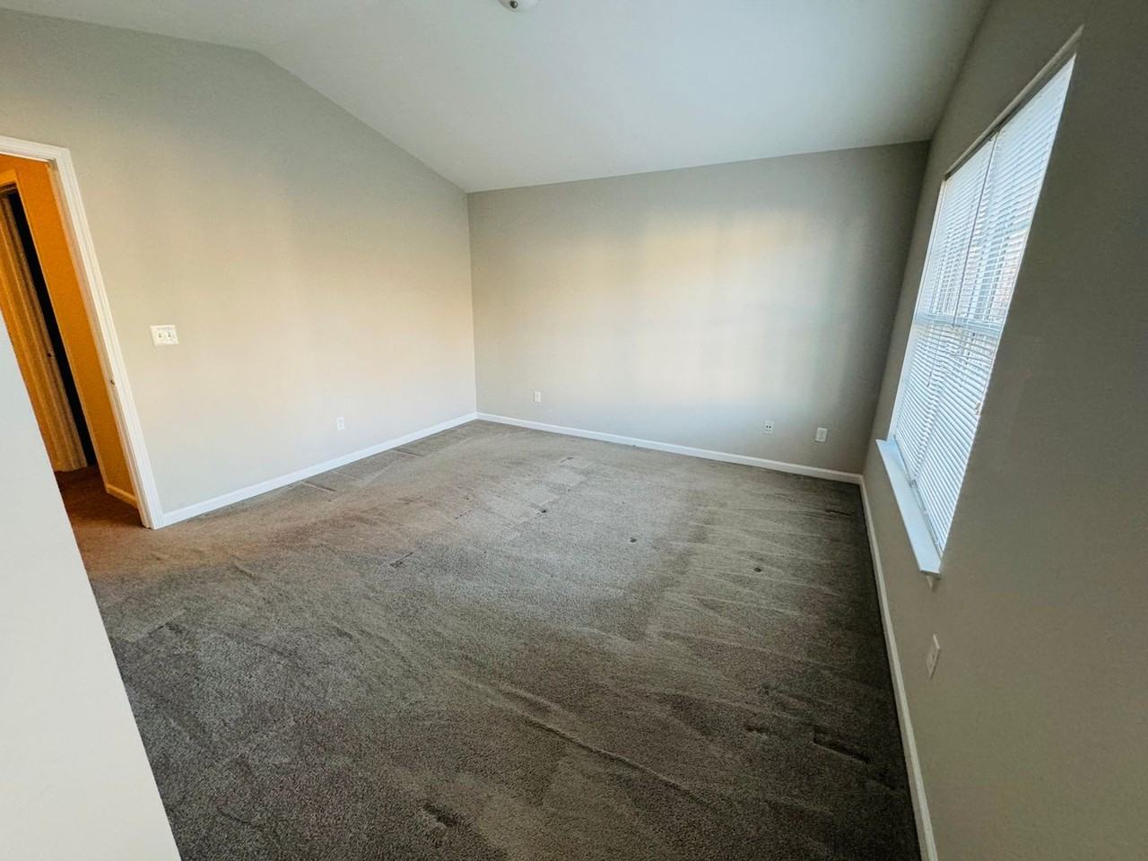 5420 Henderson Oaks Dr - Photo 5 of 18