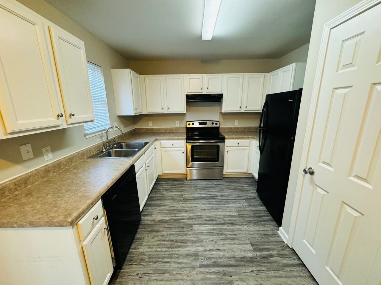 5420 Henderson Oaks Dr - Photo 3 of 14