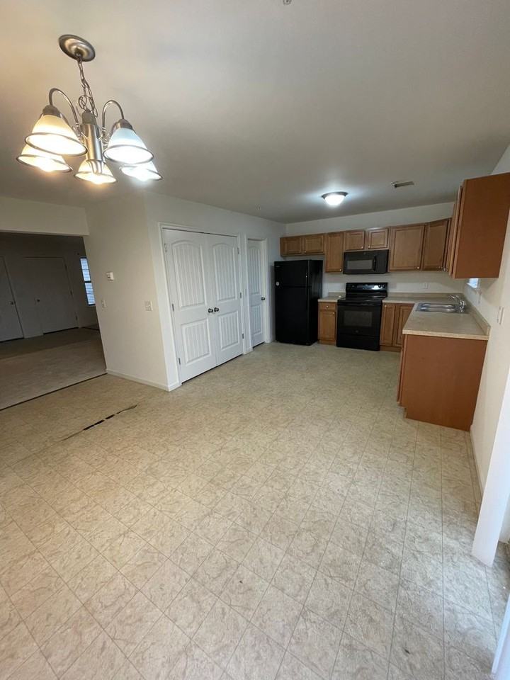 128 Nicole St - Photo 5 of 17