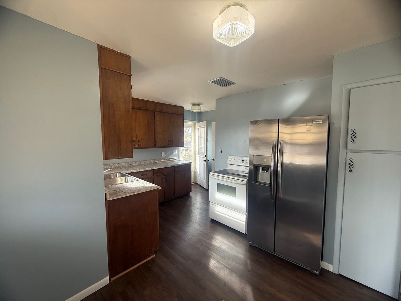 3014 Avenue E - Photo 4 of 22