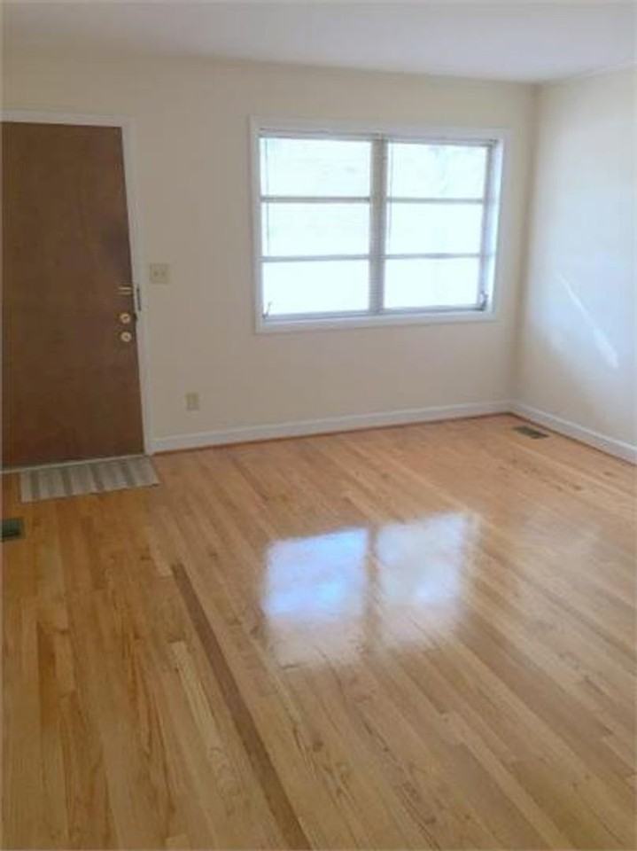 1112 Brennen Rd - Photo 2 of 6