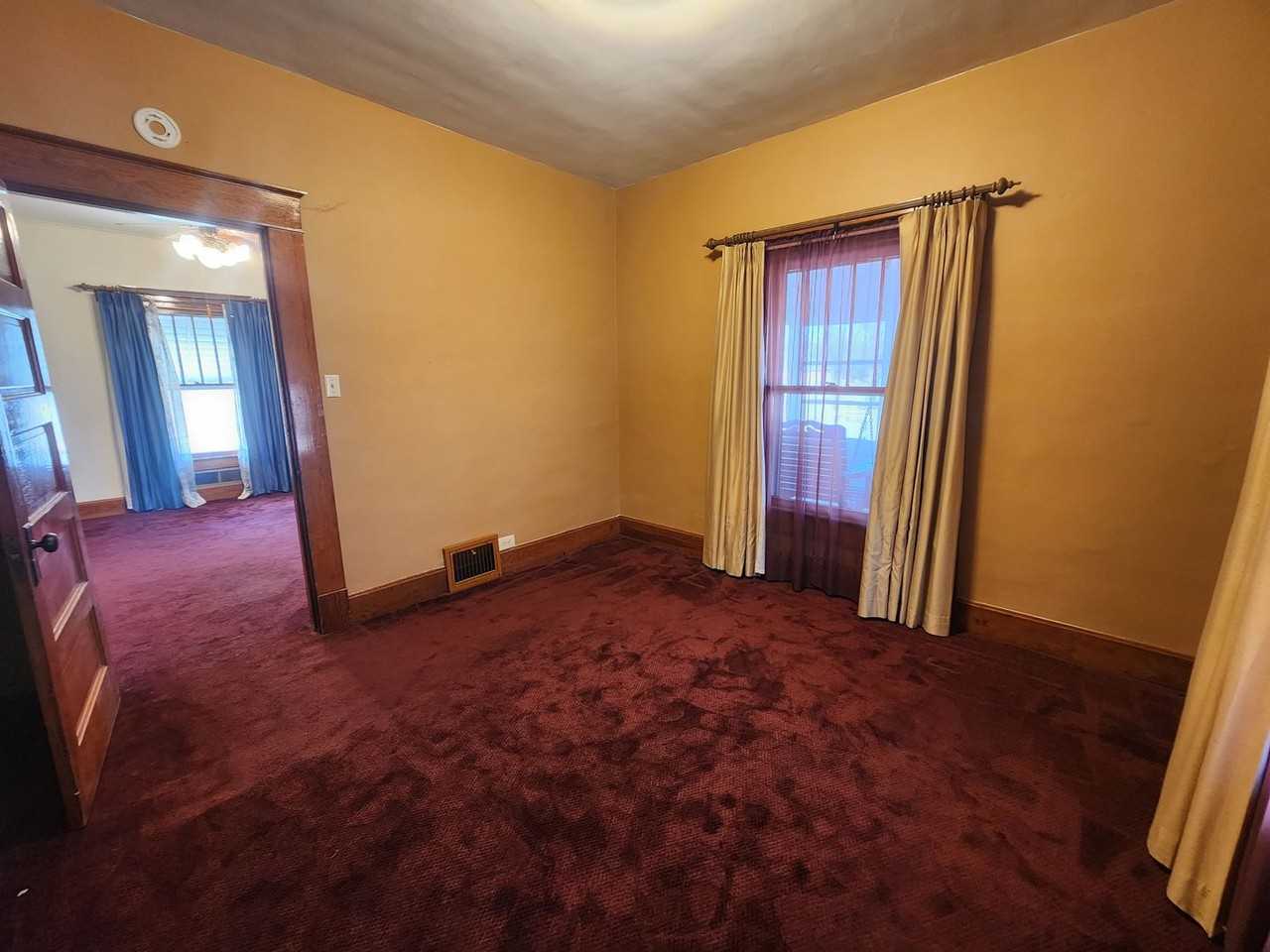1050 Walnut St - Photo 4 of 15