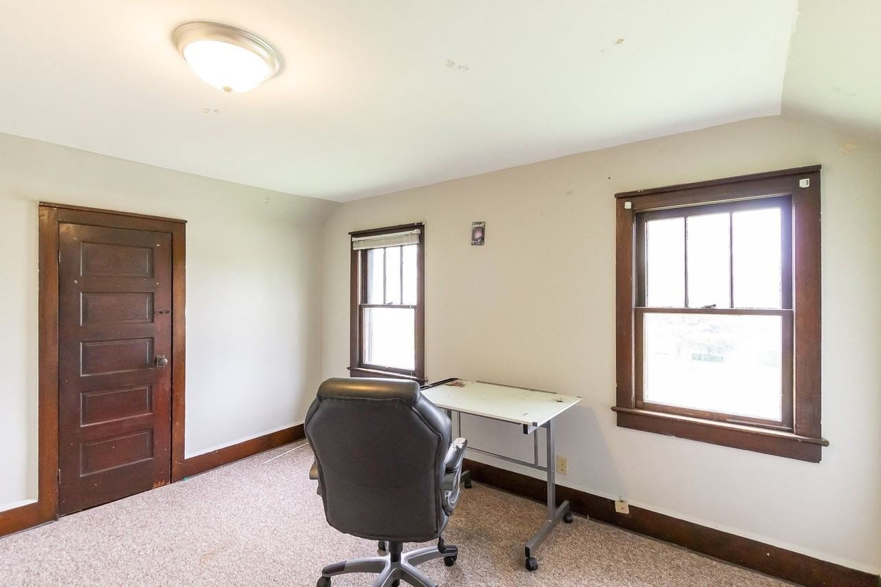 101 S College Ave - Photo 7 of 11