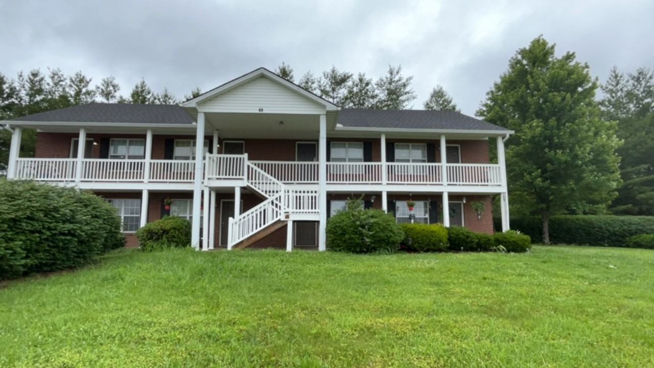 1 Bedroom 1 Bathroom Apartments Available in Georgetown! - Photo 3 of 3