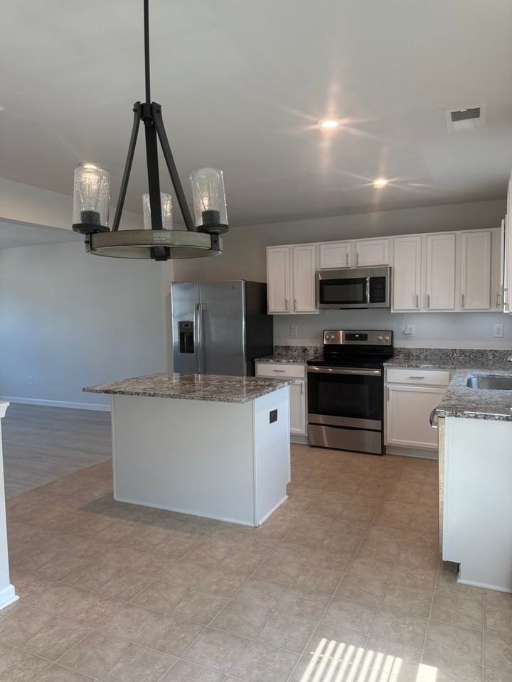 936 Taybyn Rd - Photo 4 of 22