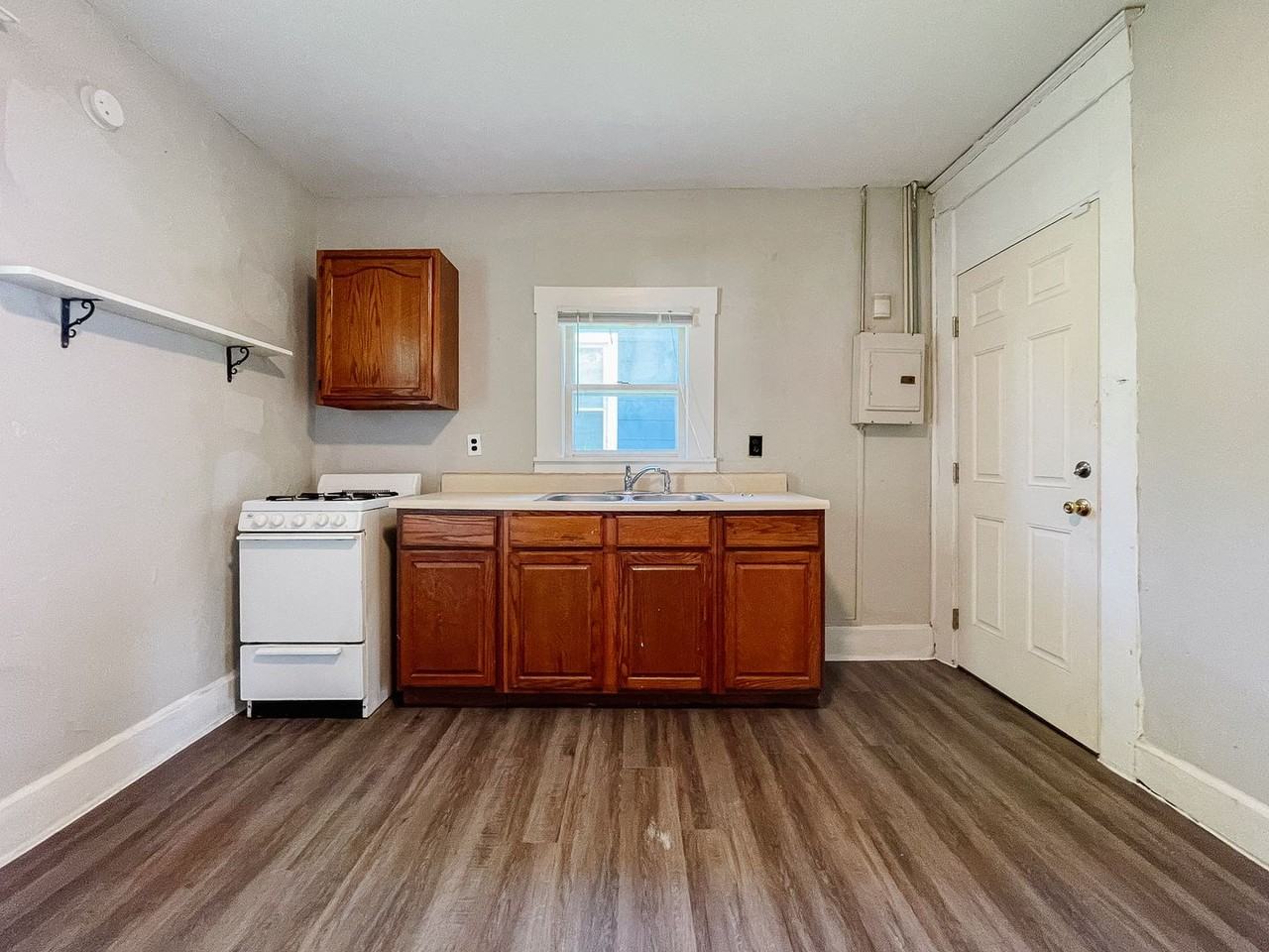 309 S Mckinley Ave - Photo 2 of 14