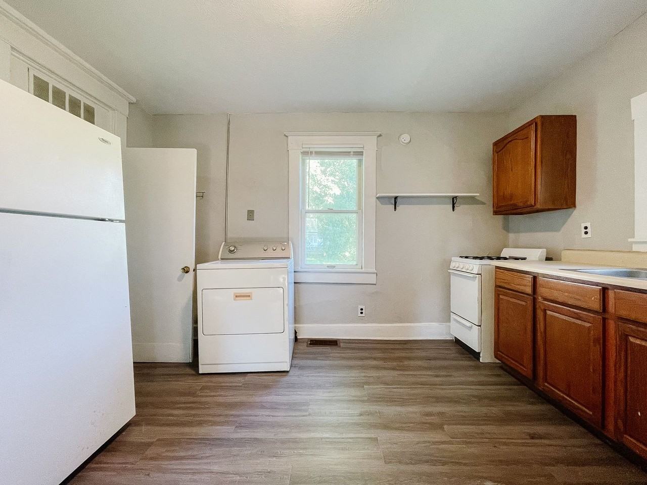 309 S Mckinley Ave - Photo 4 of 14