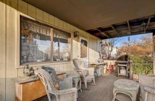 featured image of 851 Scott St