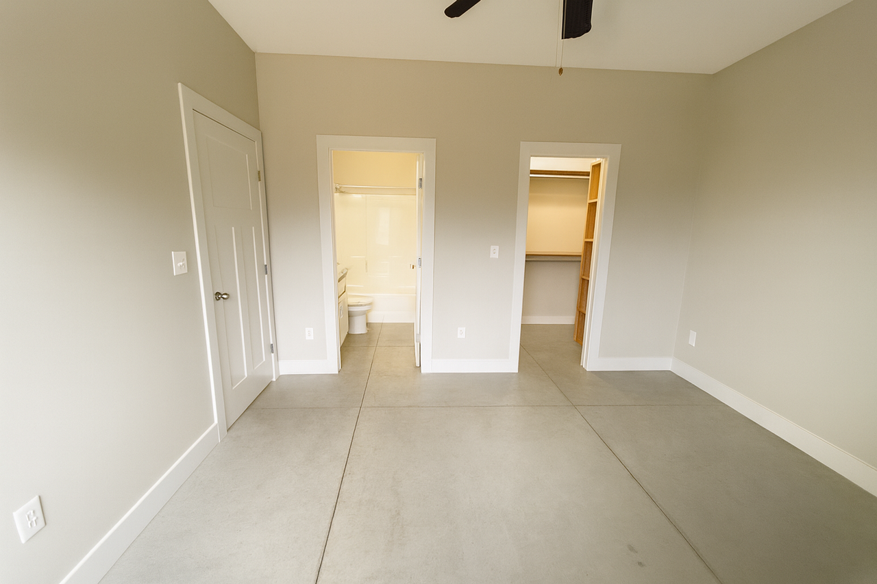 8182/84 E 34th Ct S - Photo 2 of 11