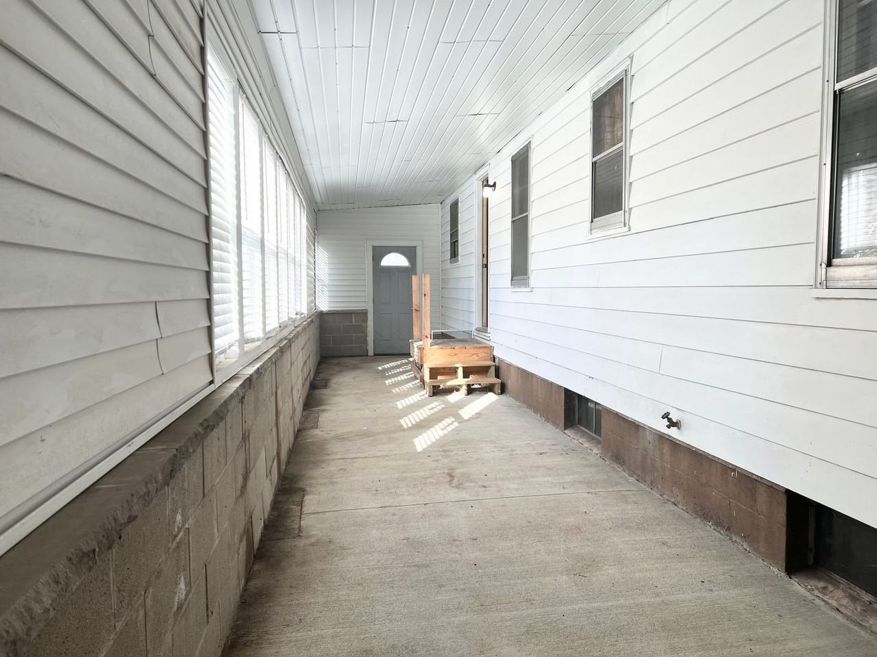 503 E Empire St - Photo 2 of 16