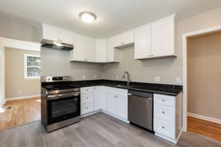 304 Hickory Dr - Photo 1 of 1