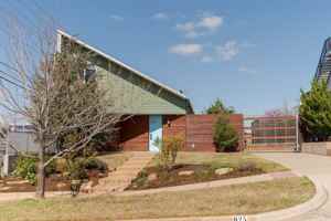 featured image of 925 Nw 8th St