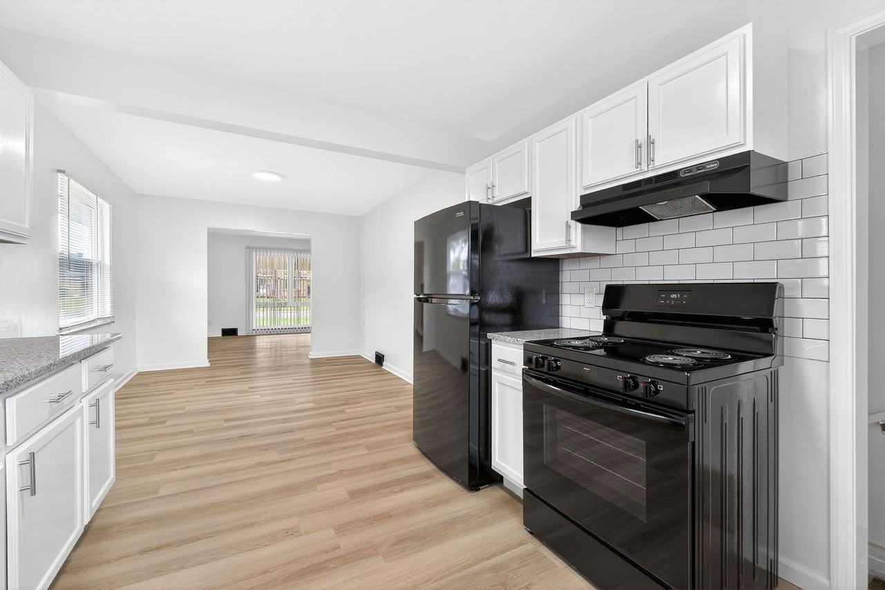 2743 Saint Joseph Ave - Photo 2 of 21