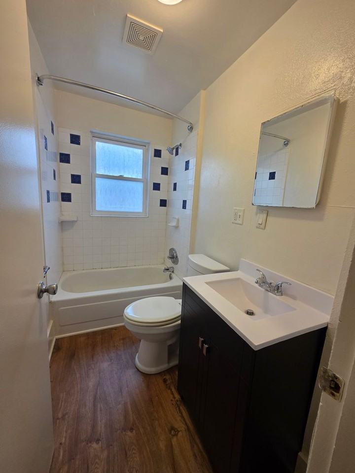 216 S Mason St - Photo 2 of 15