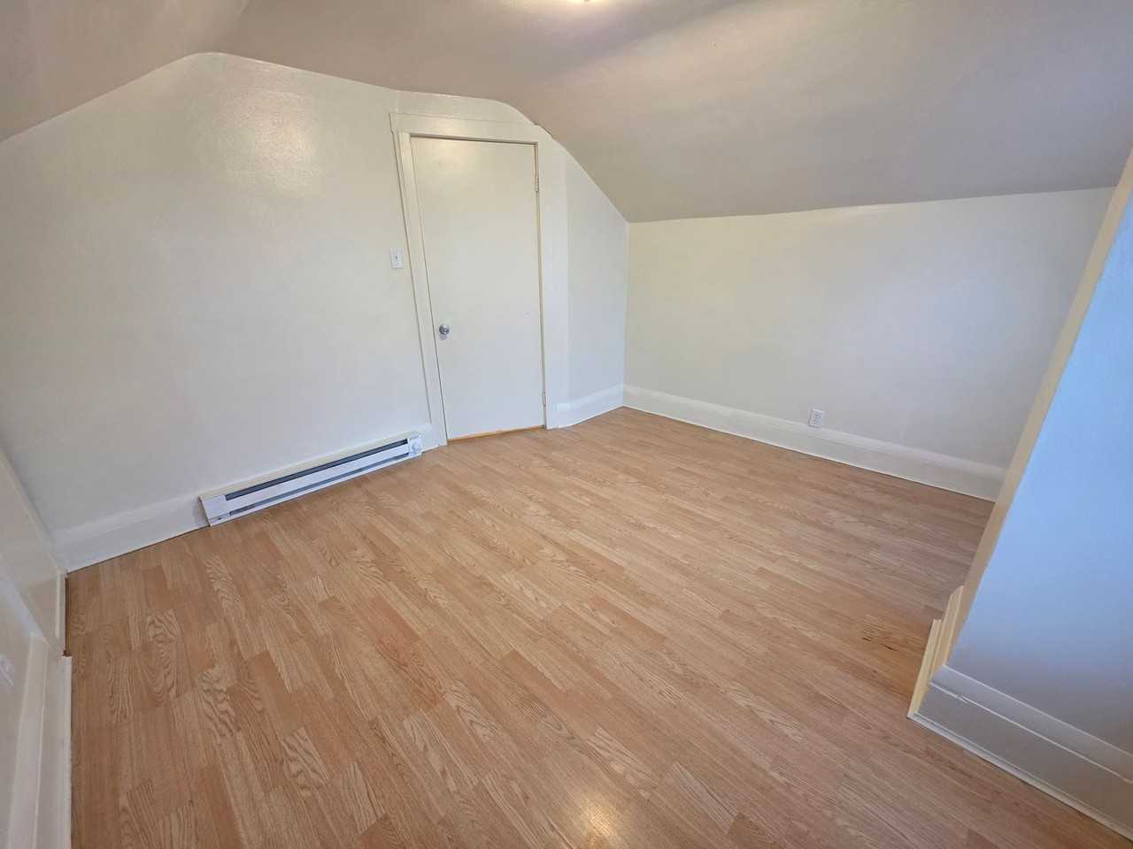 216 S Mason St - Photo 6 of 15