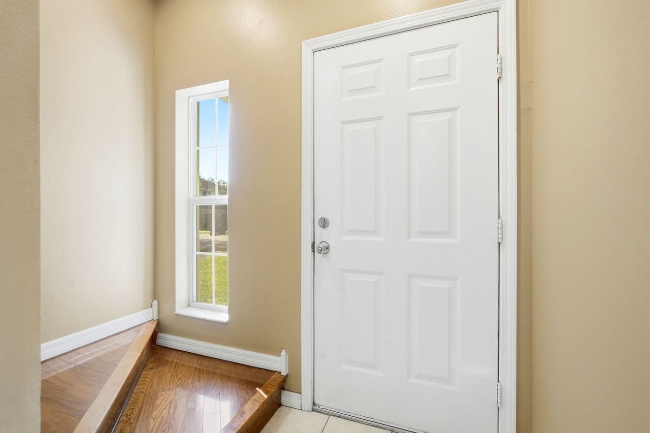 1102 Citrus Hill Ct - Photo 4 of 26