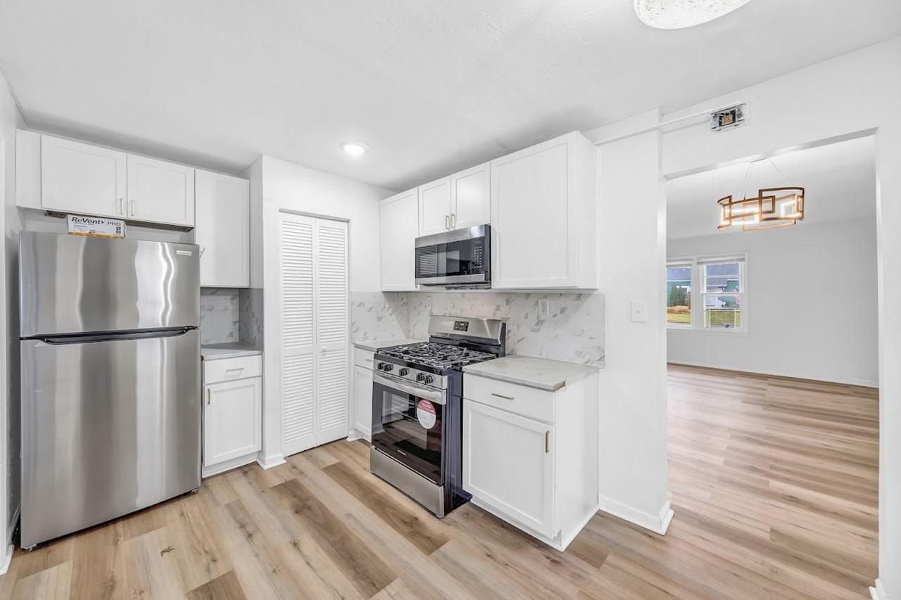 27151 Farringdon Ave - Photo 6 of 23