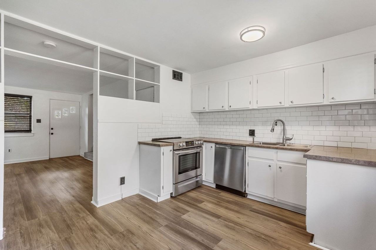 64 Faris Cir - Photo 3 of 24