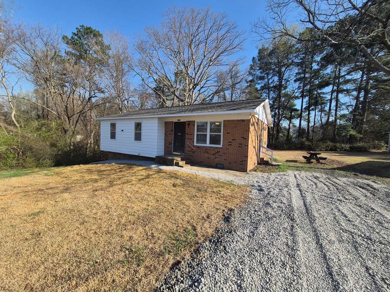 5811 Minter Ave - Photo 2 of 11