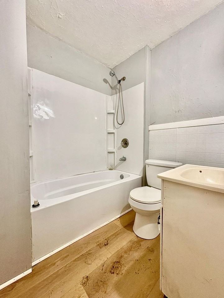 3013 S Michigan St - Photo 6 of 7