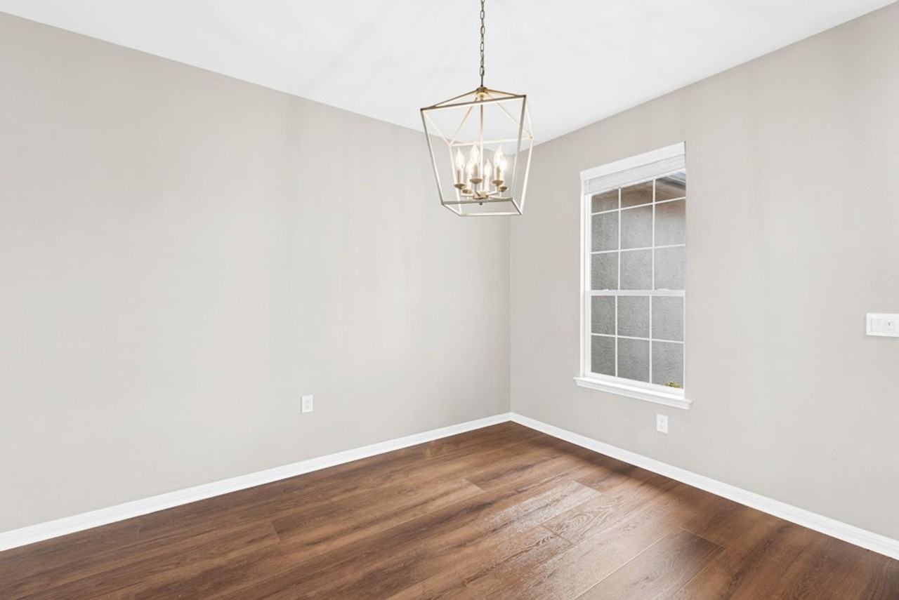 139 Nolan Dr - Photo 5 of 35