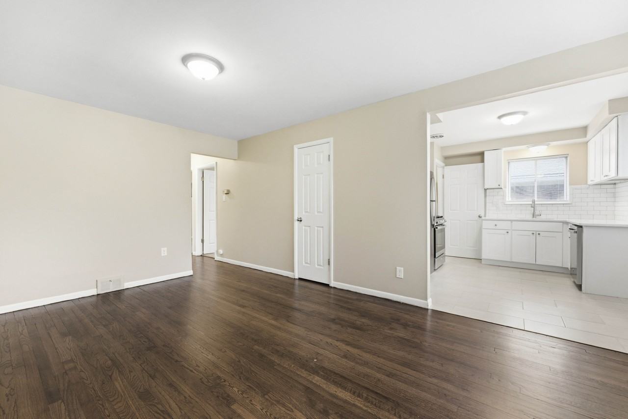 19411 Rensellor St #1 - Photo 6 of 12