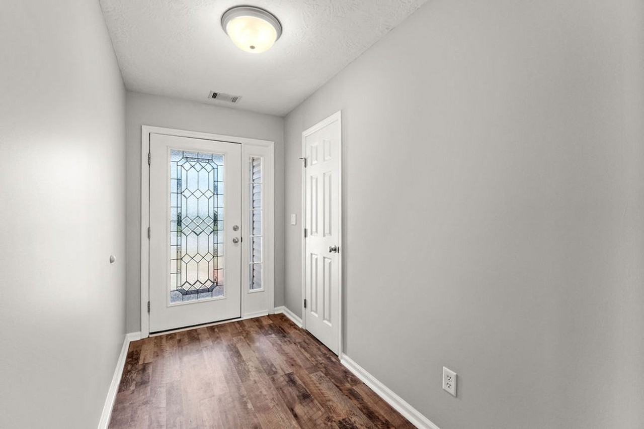 110 Fox Haven Dr - Photo 2 of 25