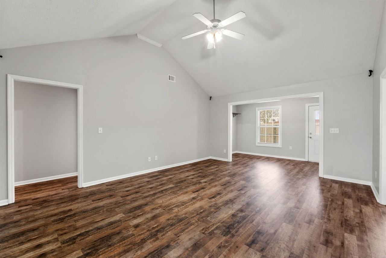 110 Fox Haven Dr - Photo 3 of 25