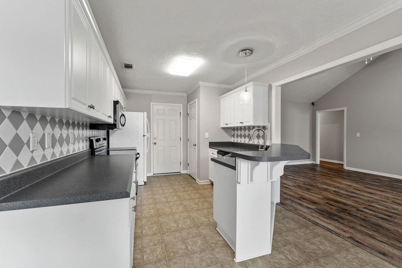 110 Fox Haven Dr - Photo 7 of 25