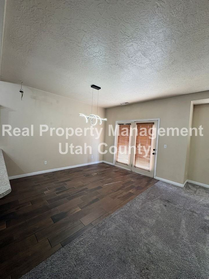 1643 W 140 N - Photo 7 of 20