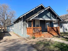 featured image of 904 E 5th Ave