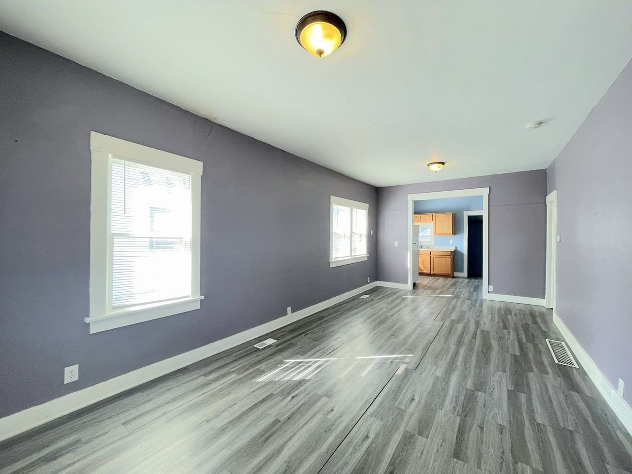 904 E 5th Ave - Photo 3 of 16