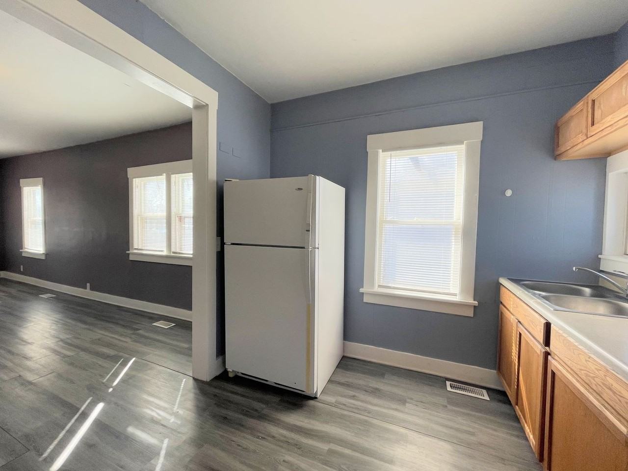 904 E 5th Ave - Photo 5 of 16