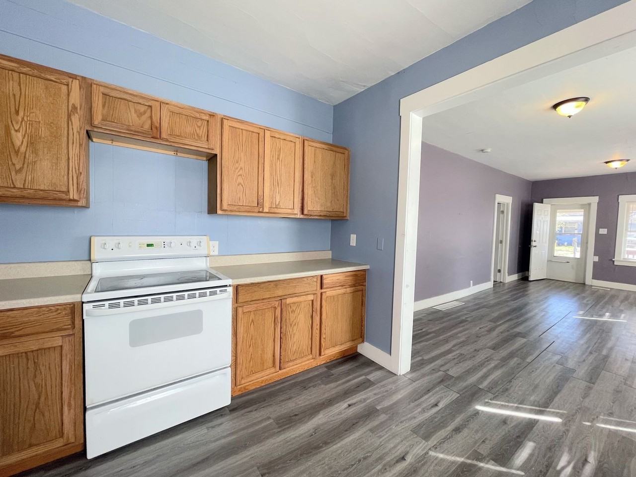 904 E 5th Ave - Photo 6 of 16