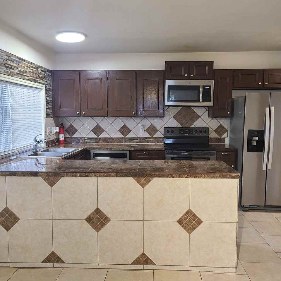 6602 Spring Manor St - Photo 4 of 32