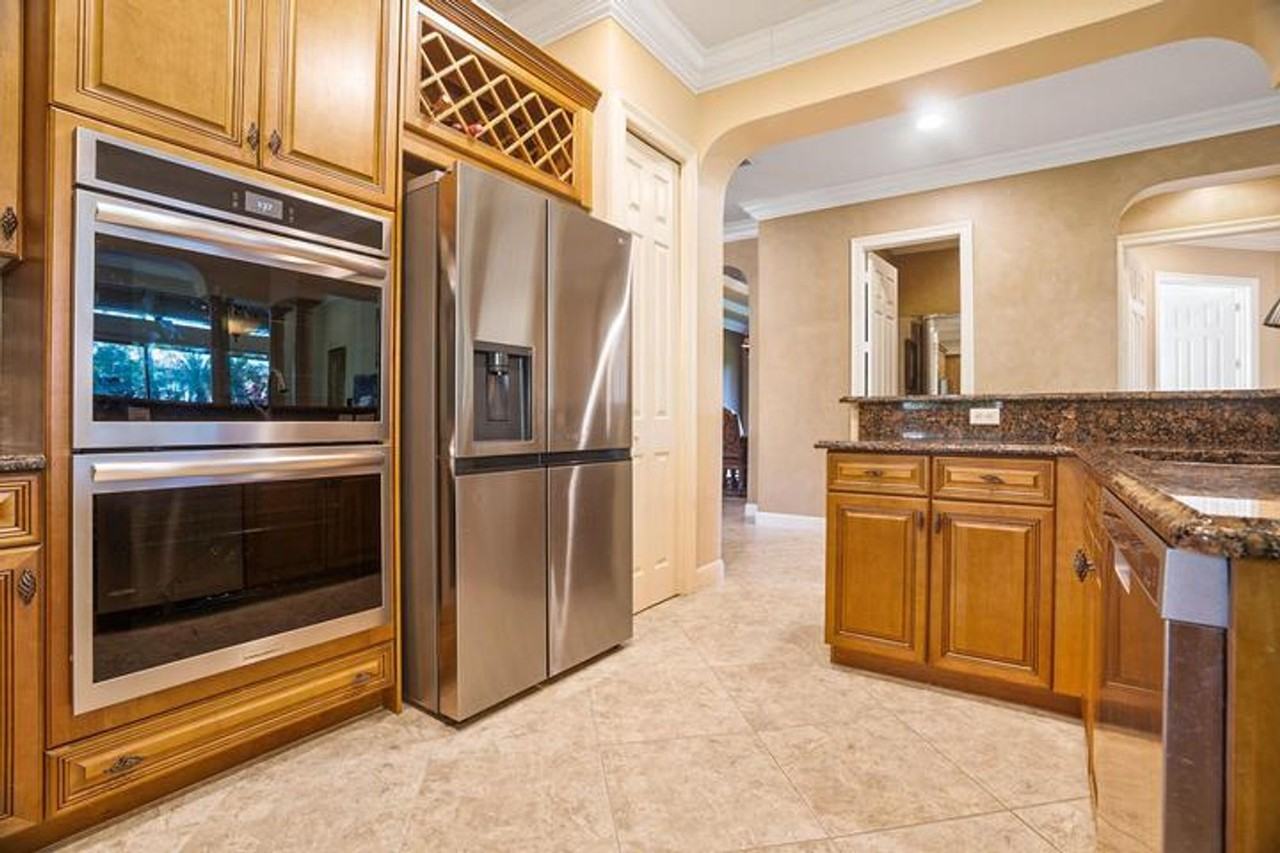 3483 Collonade Dr - Photo 3 of 23