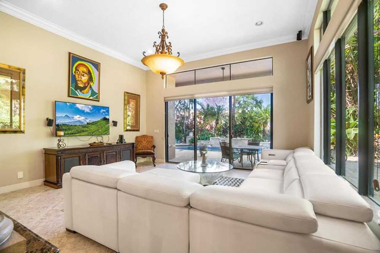 3483 Collonade Dr - Photo 4 of 23