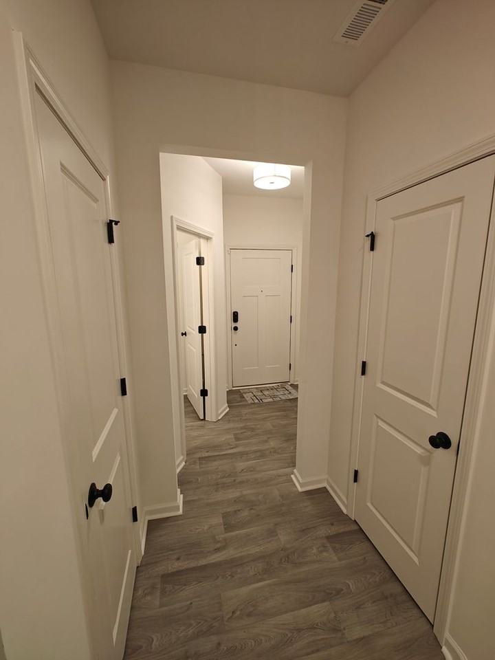 1036 Pickering Pl - Photo 2 of 2