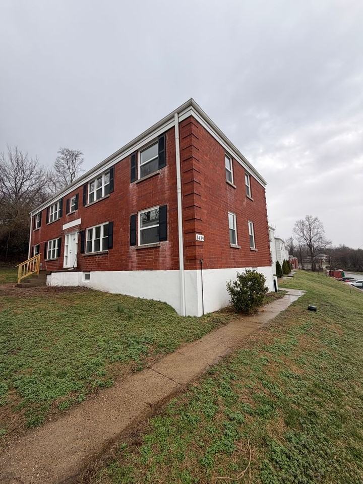 1439 Nightingale Rd - Photo 2 of 12