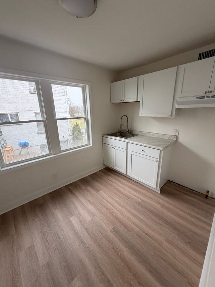 1439 Nightingale Rd - Photo 6 of 12