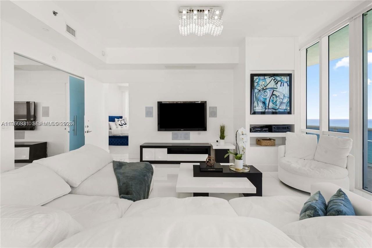 16001 Collins Ave #3501 - Photo 6 of 8