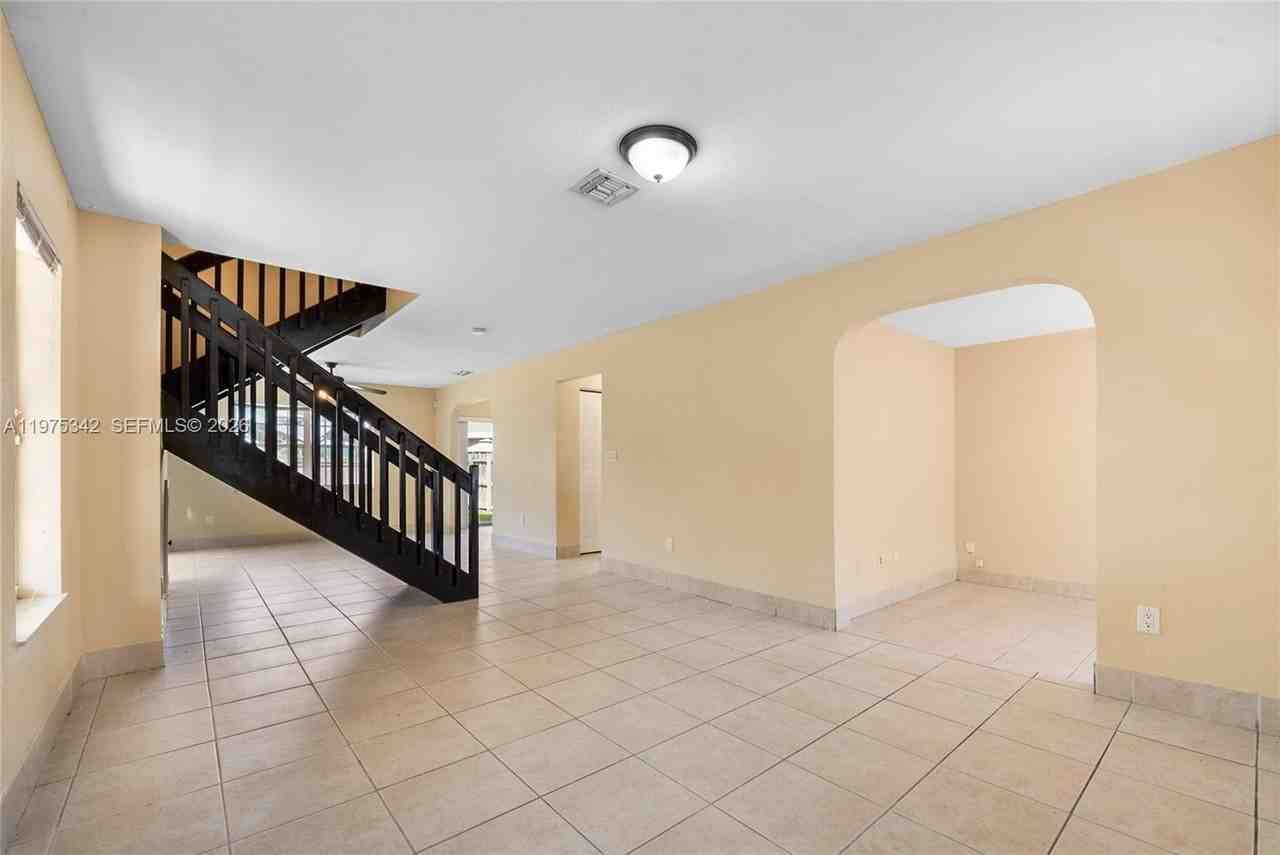 11737 Sw 116th Ter #11737 - Photo 2 of 14