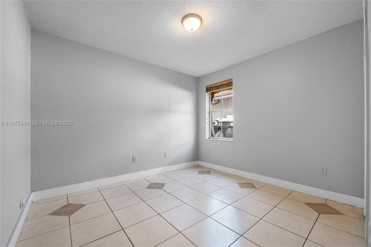 3043 Sw 147th Pl #3043 - Photo 6 of 11